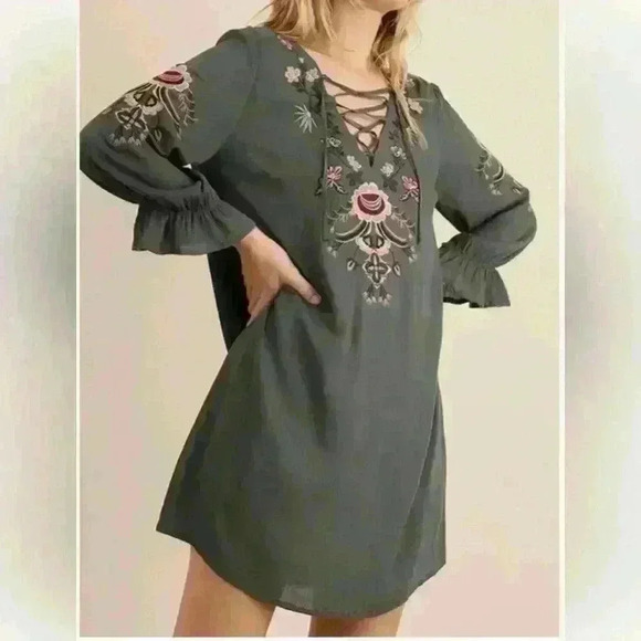 Dresses & Skirts - Embroidered Slate Gray Dress Size Small Cotton Polyester Blend